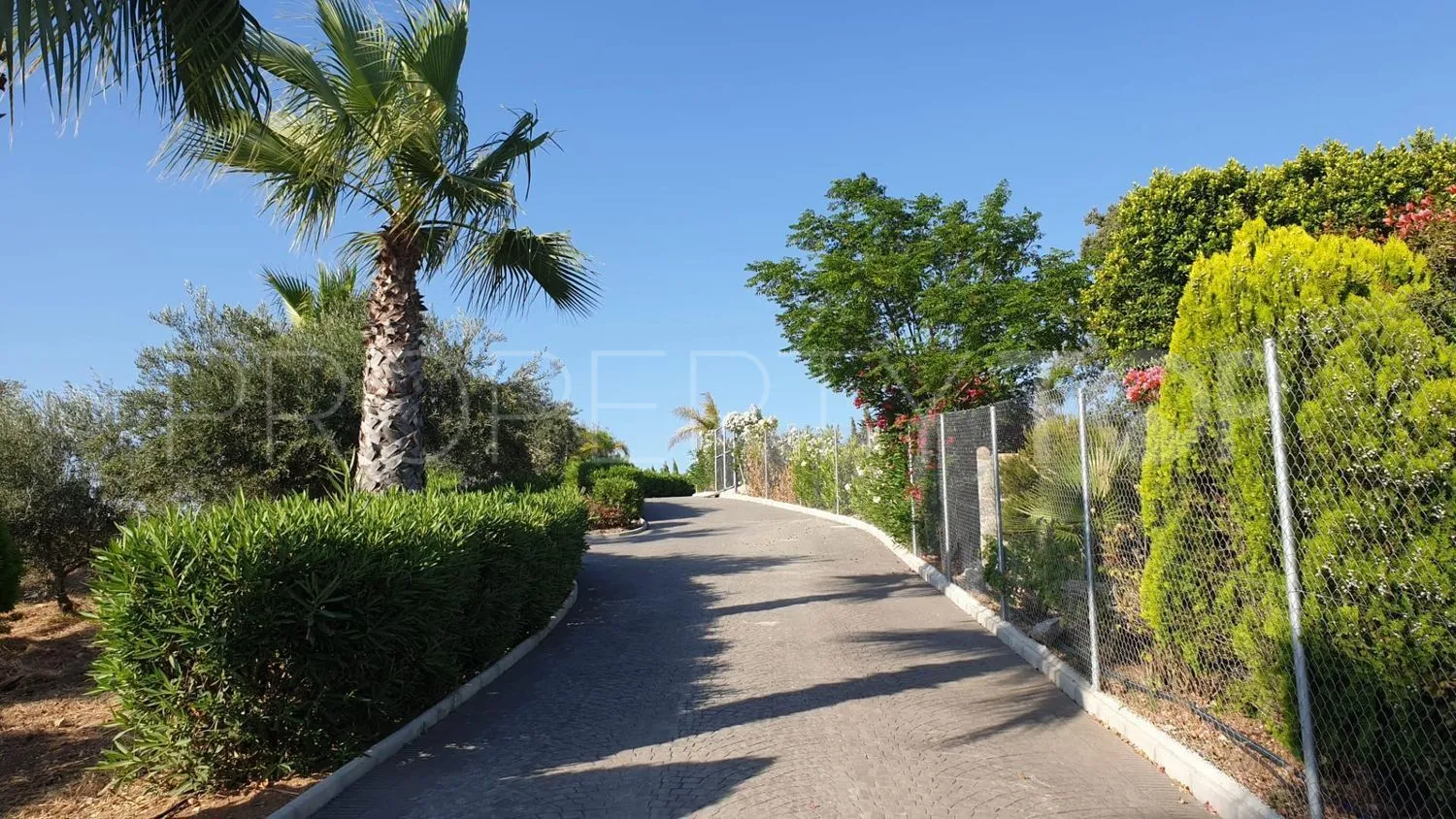 For sale 2 bedrooms country house in Coin
