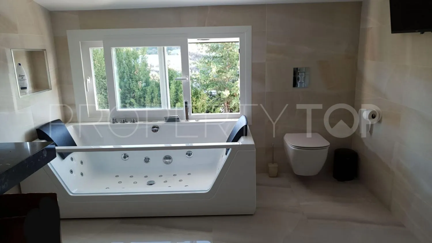 For sale 2 bedrooms country house in Coin
