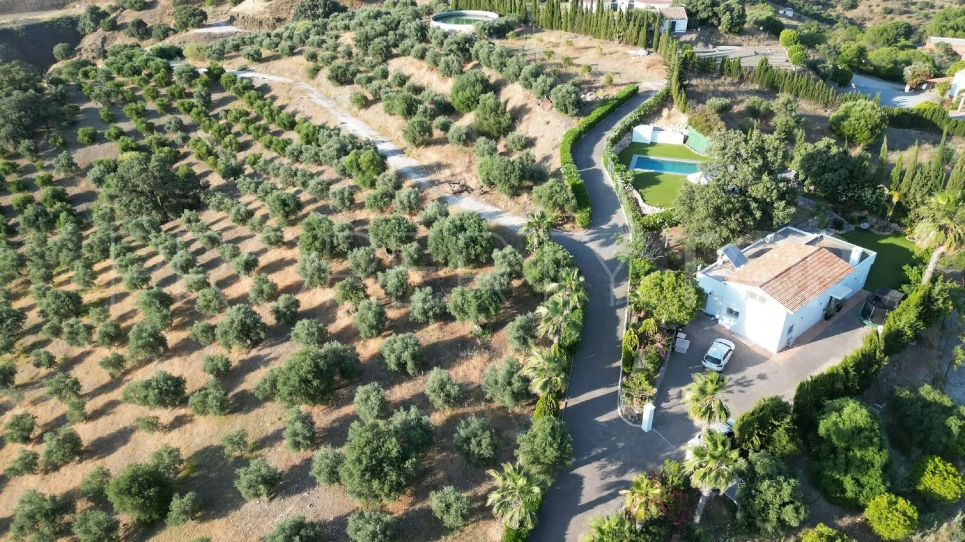 For sale 2 bedrooms country house in Coin