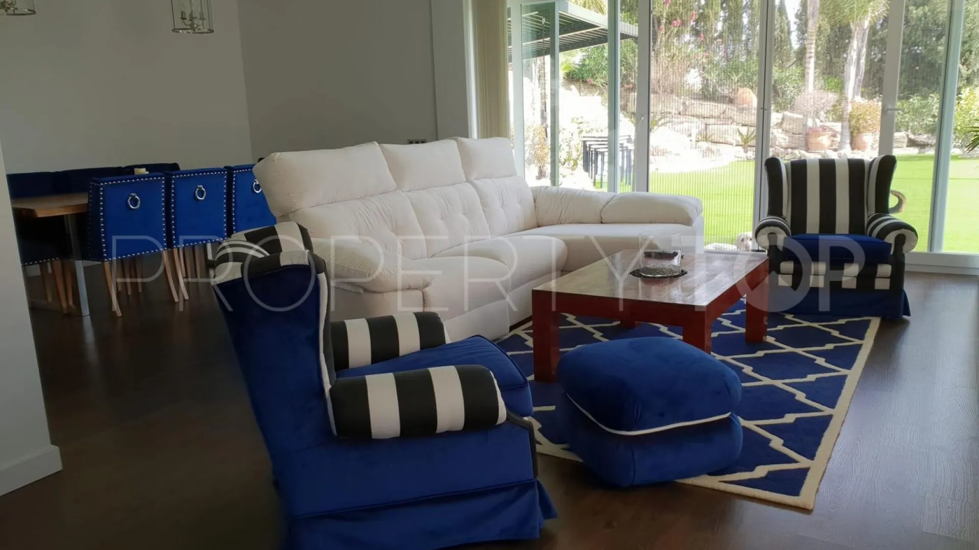 For sale 2 bedrooms country house in Coin