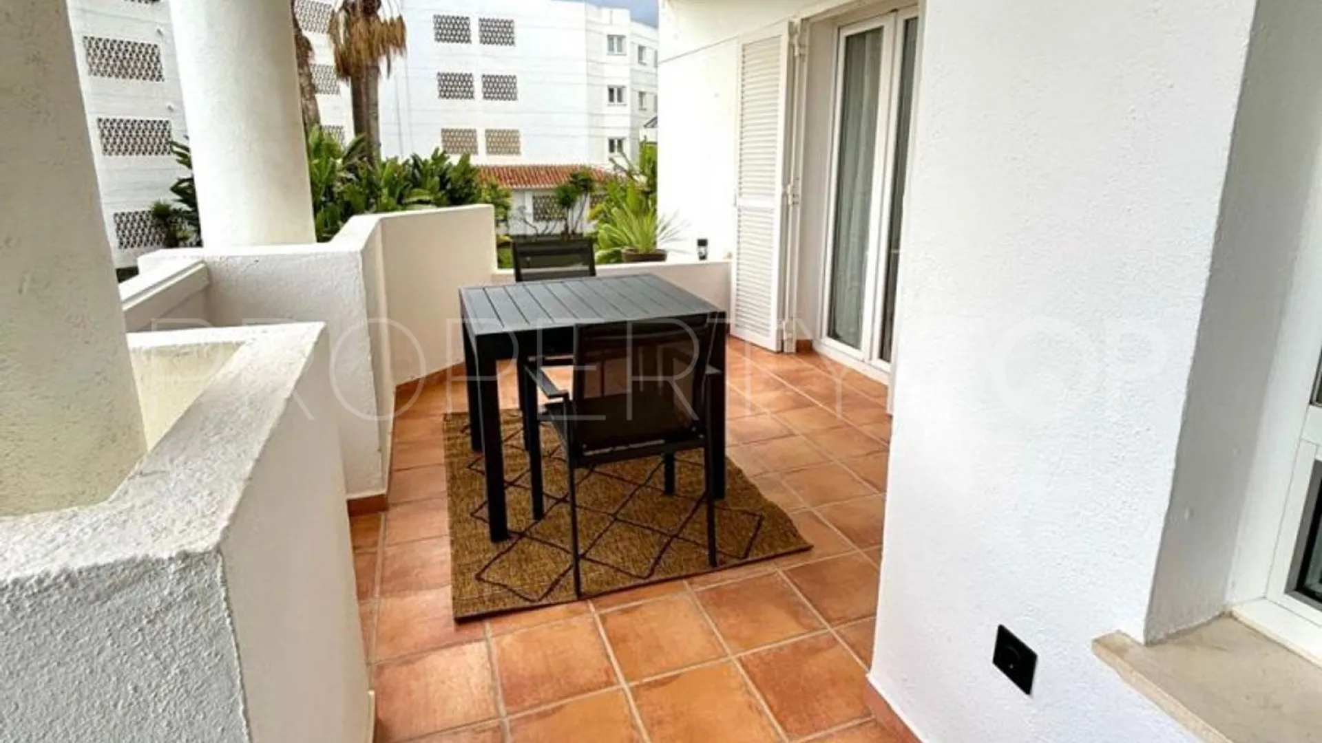 Flat with 1 bedroom for sale in Marbella - Puerto Banus