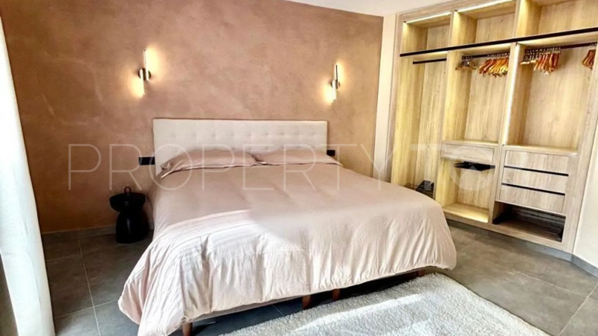 Flat with 1 bedroom for sale in Marbella - Puerto Banus