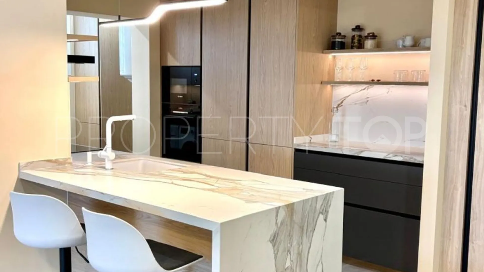 Flat with 1 bedroom for sale in Marbella - Puerto Banus
