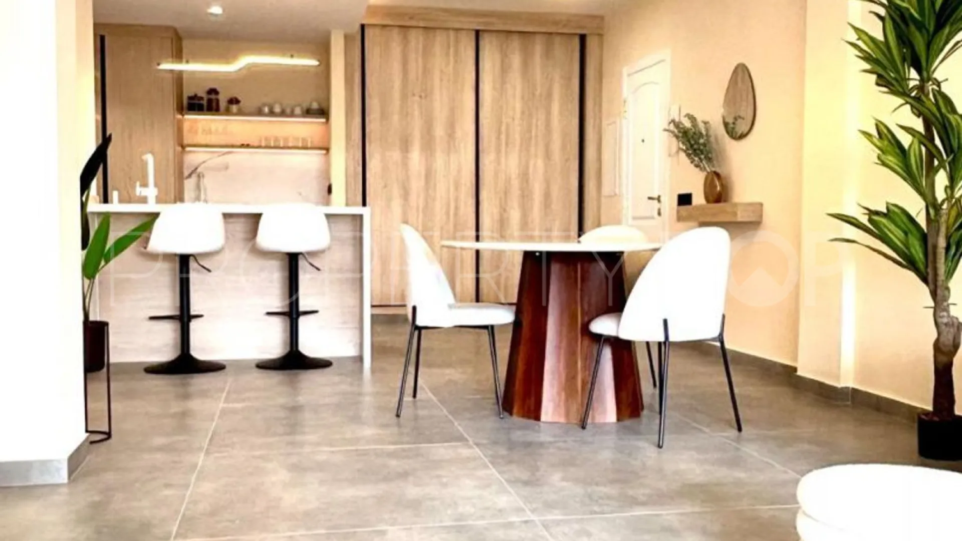 Flat with 1 bedroom for sale in Marbella - Puerto Banus