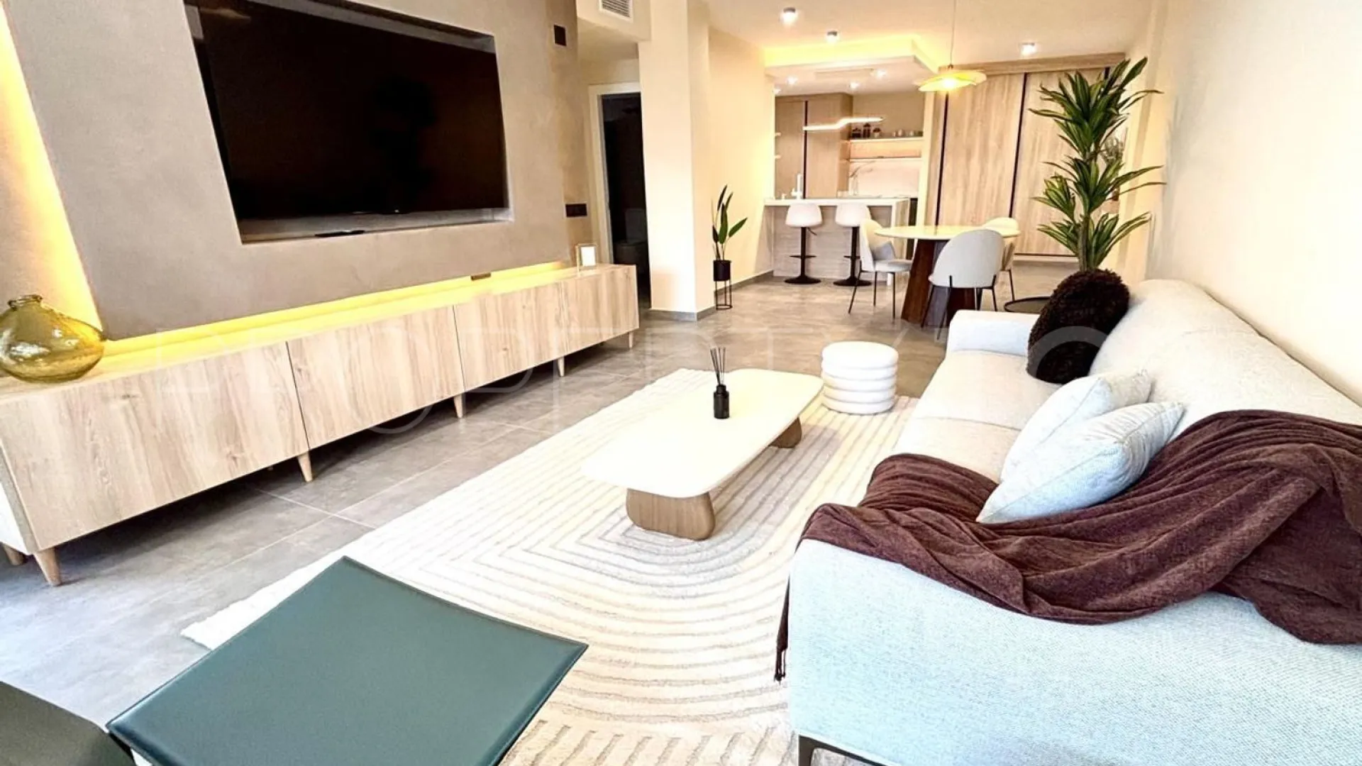 Flat with 1 bedroom for sale in Marbella - Puerto Banus