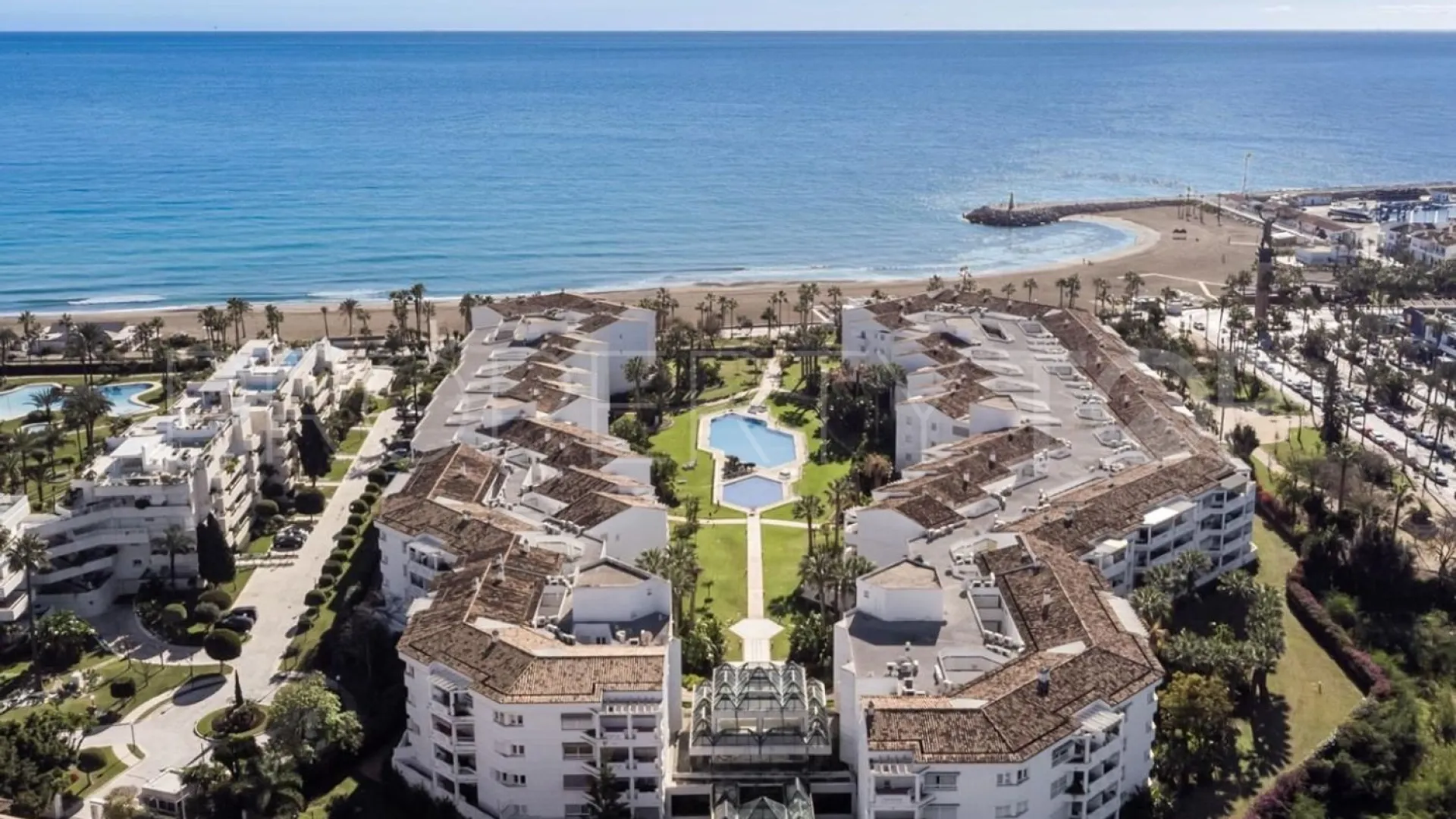 Flat with 1 bedroom for sale in Marbella - Puerto Banus