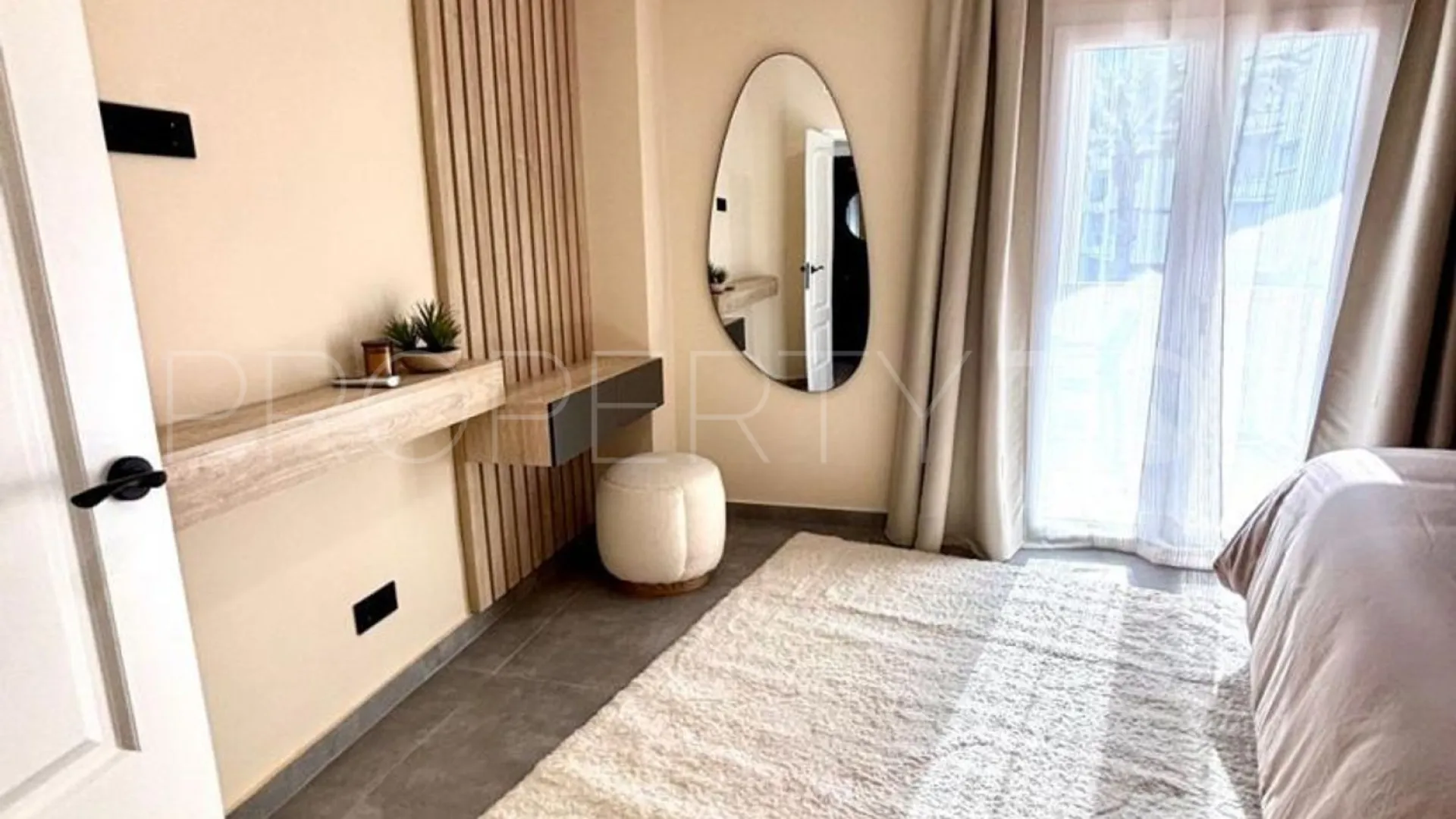 Flat with 1 bedroom for sale in Marbella - Puerto Banus