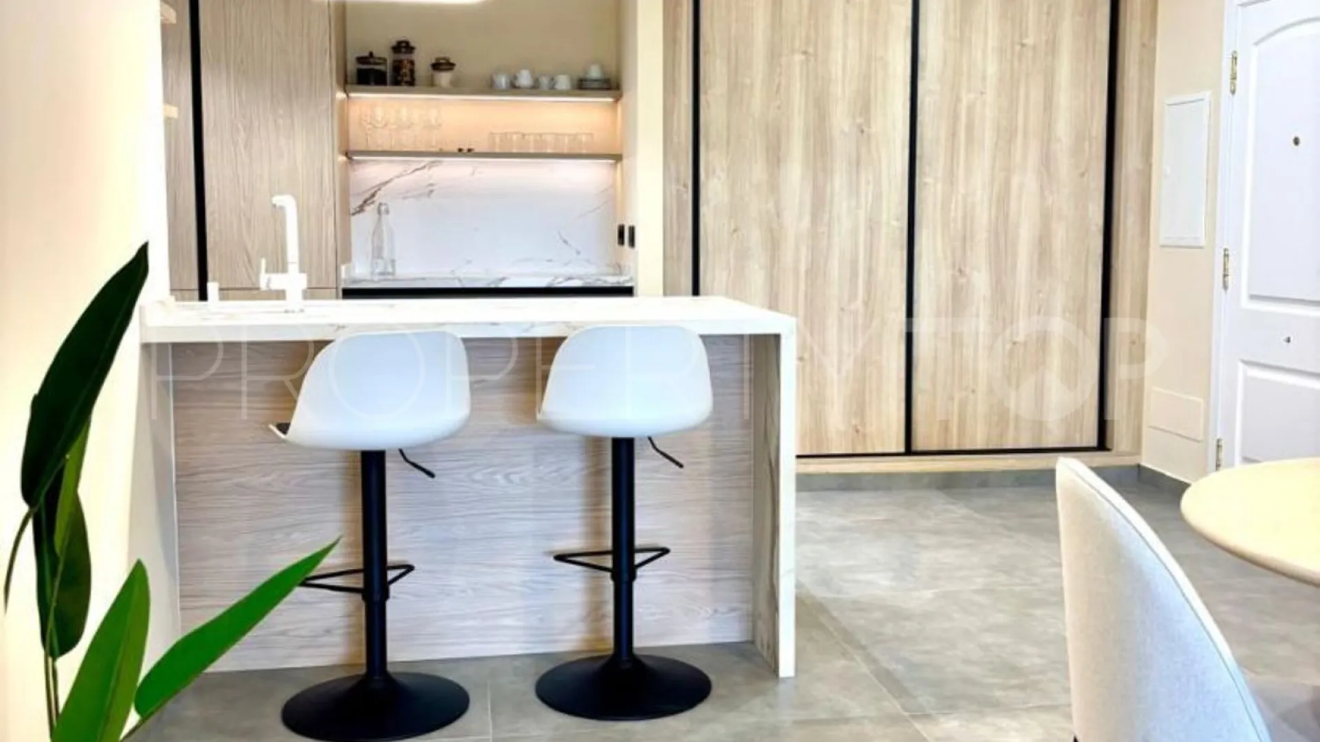 Flat with 1 bedroom for sale in Marbella - Puerto Banus