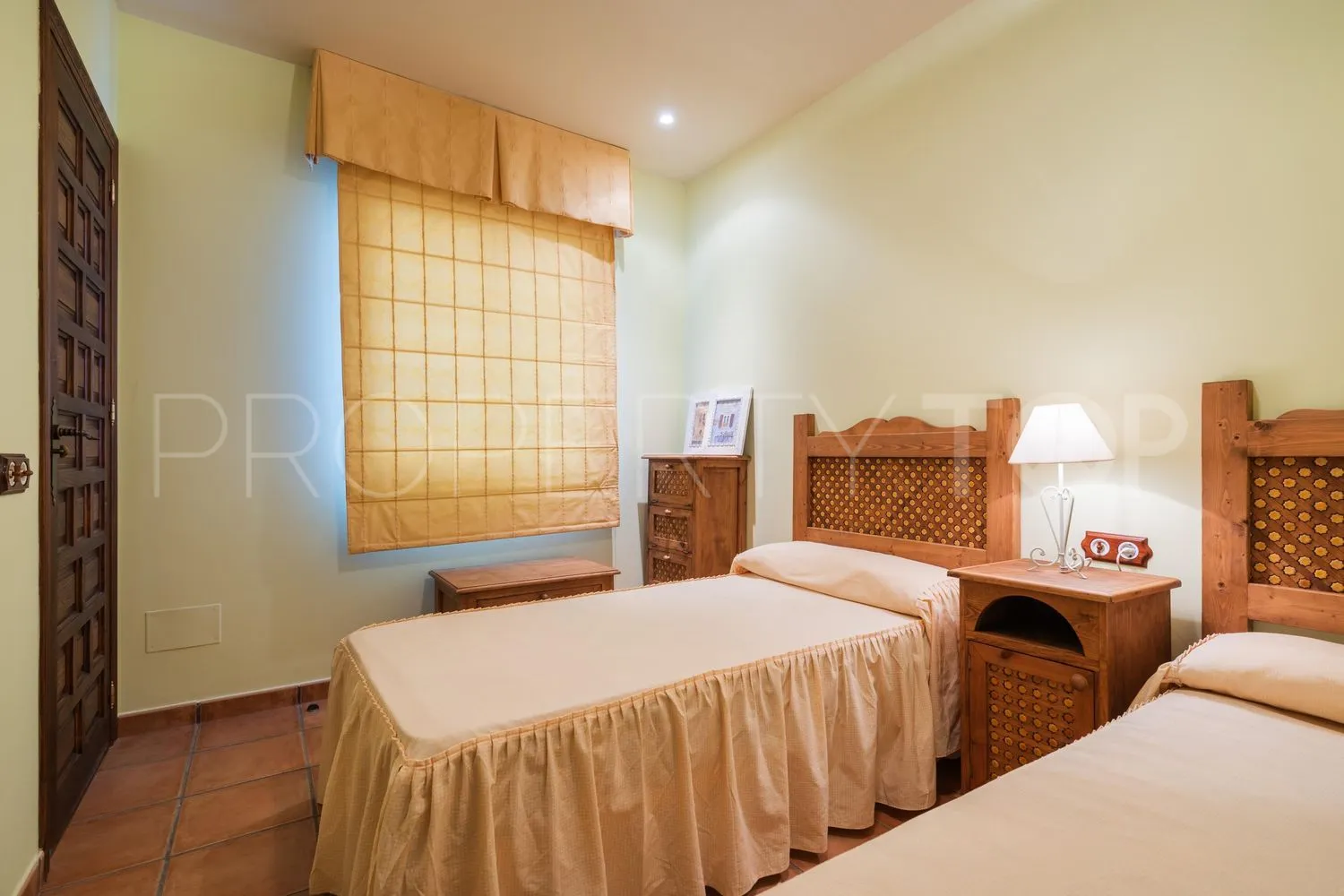 Casa en venta con 4 dormitorios en Istan