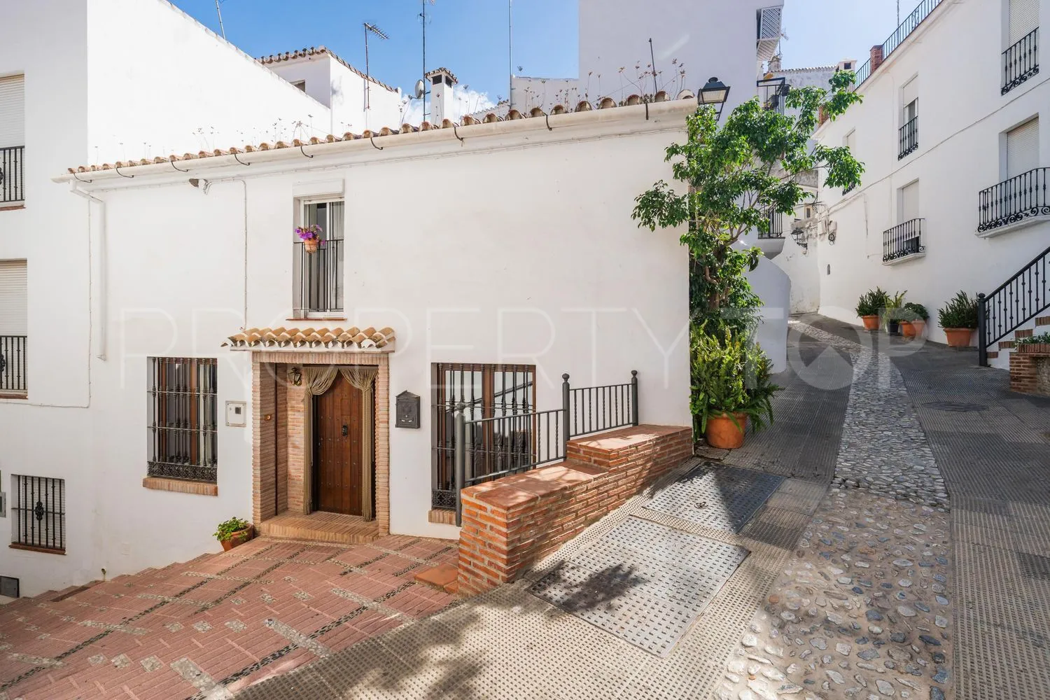 Casa en venta con 4 dormitorios en Istan