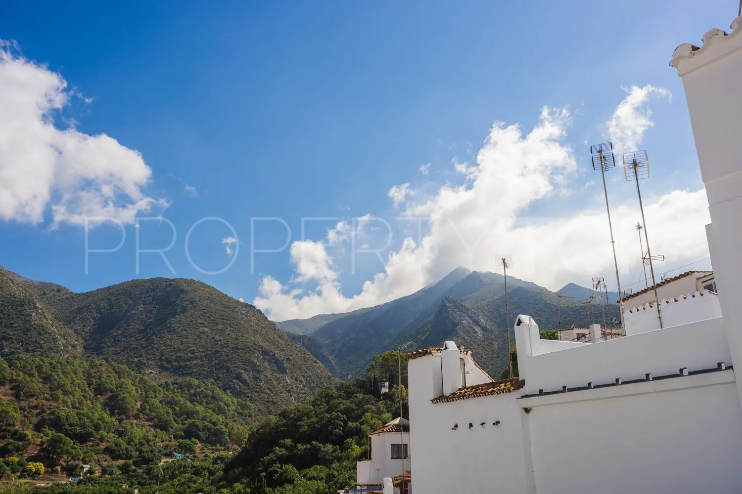 Casa en venta con 4 dormitorios en Istan