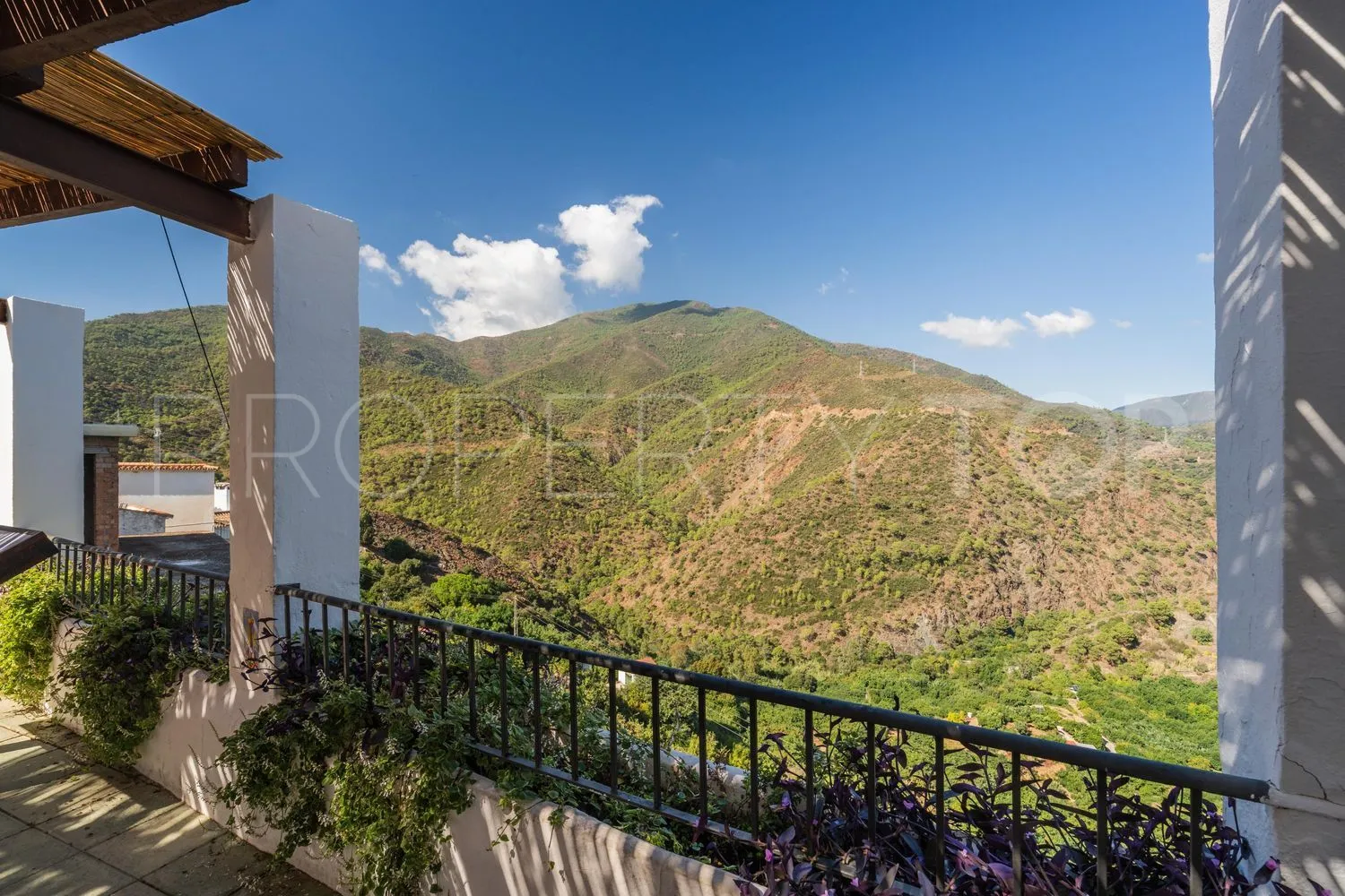 Casa en venta con 4 dormitorios en Istan