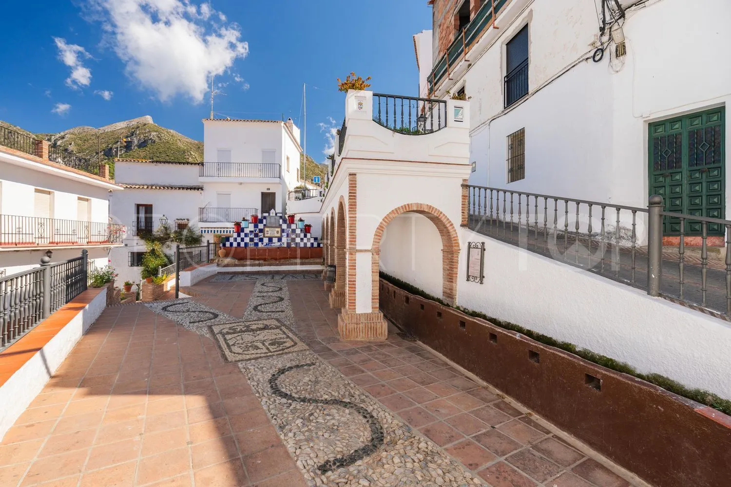 Casa en venta con 4 dormitorios en Istan