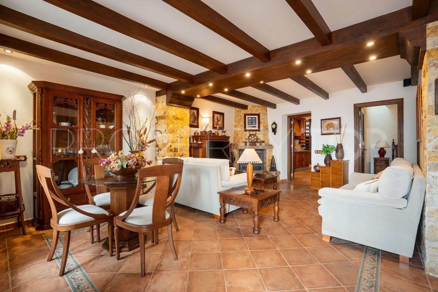 Casa en venta con 4 dormitorios en Istan