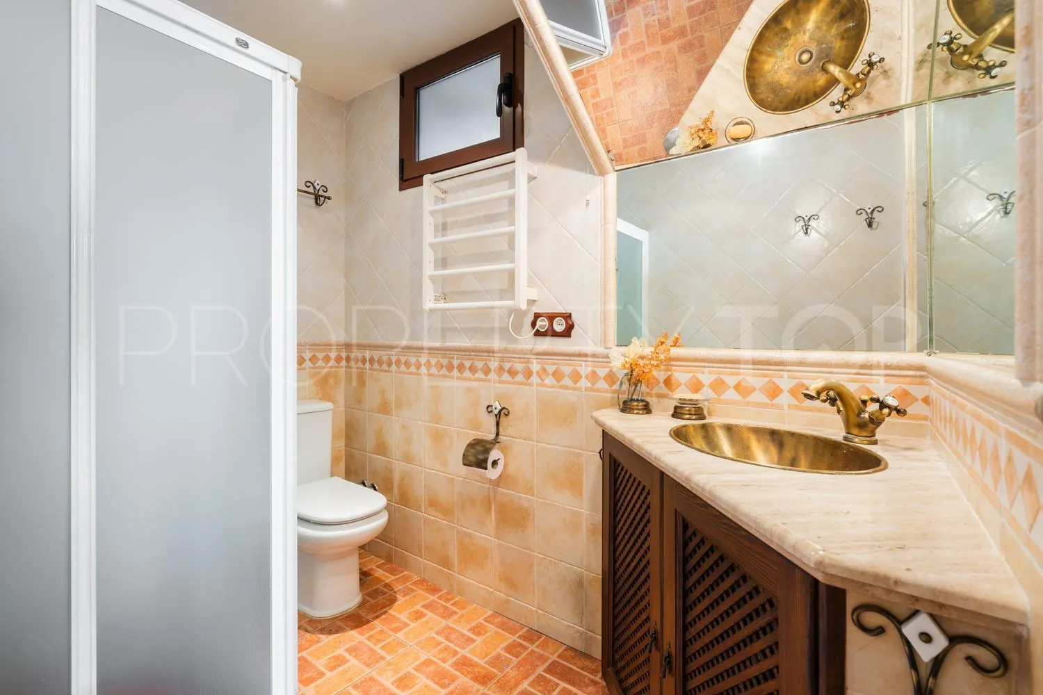 Casa en venta con 4 dormitorios en Istan