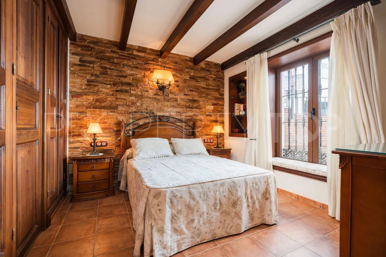 Casa en venta con 4 dormitorios en Istan