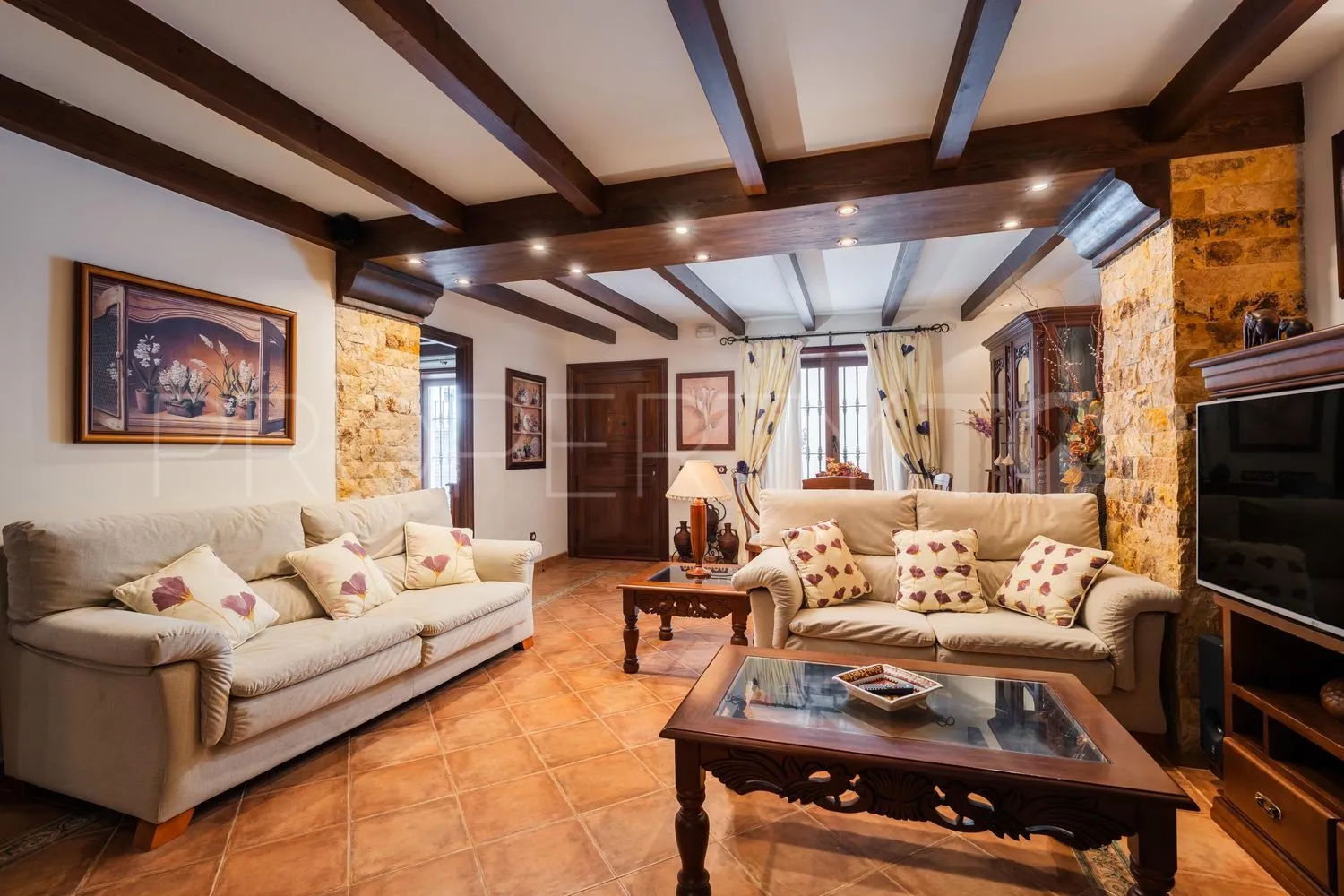 Casa en venta con 4 dormitorios en Istan