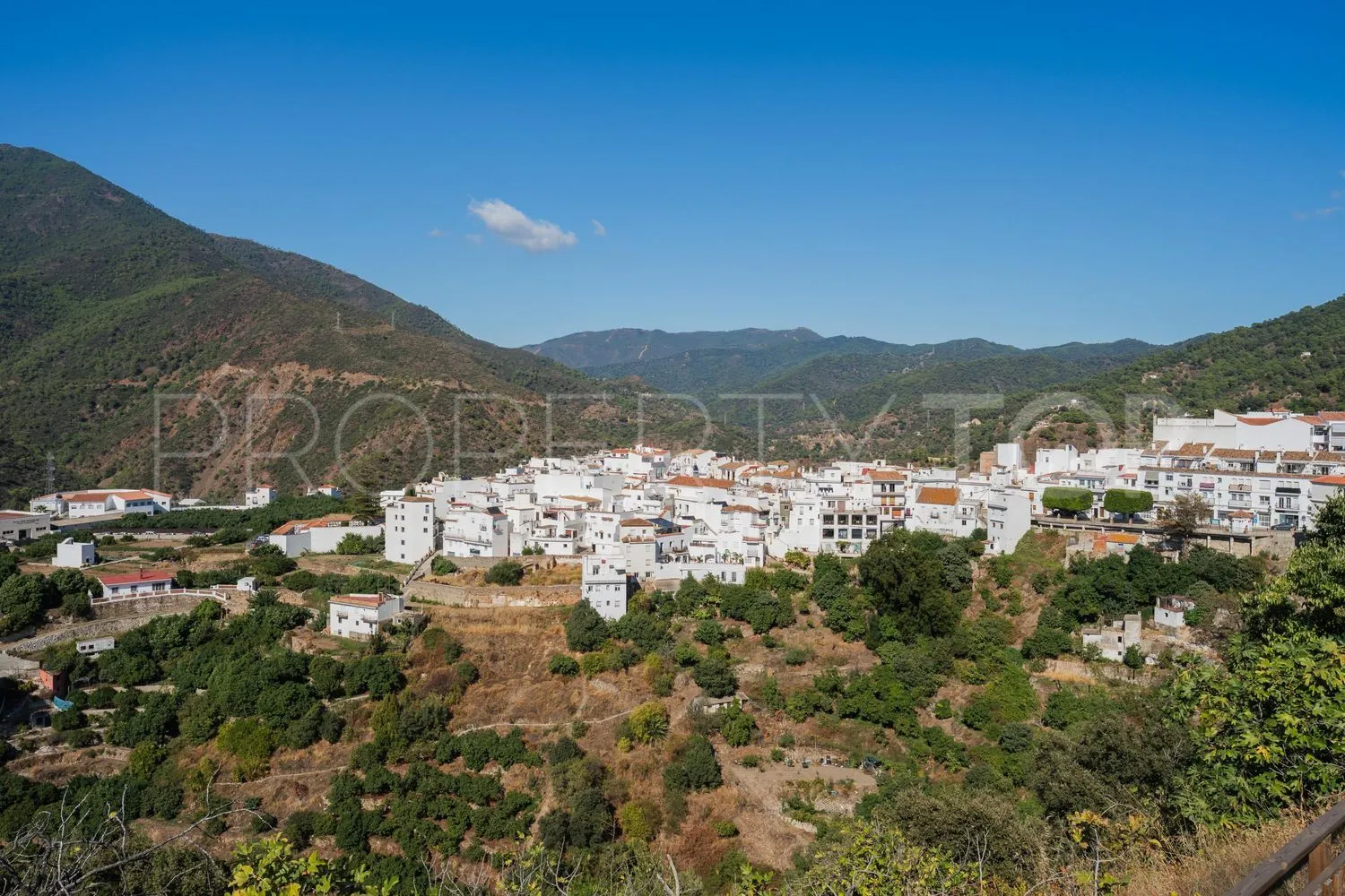 Casa en venta con 4 dormitorios en Istan