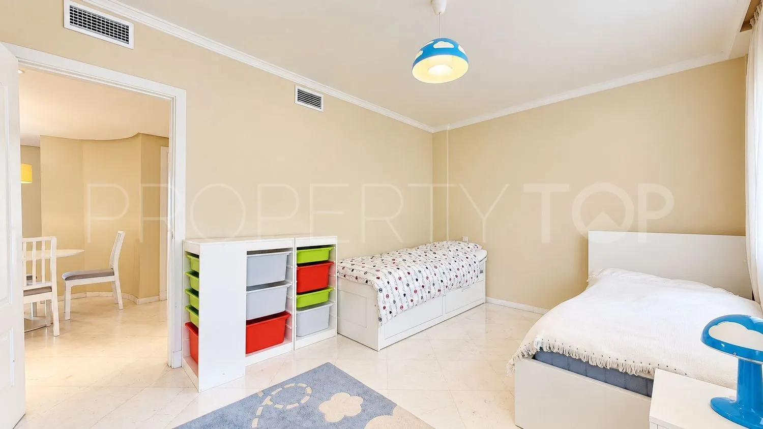 Comprar piso de 2 dormitorios en La Mairena