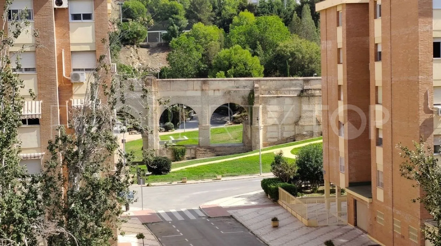 Piso con 4 dormitorios en venta en Malaga - Ciudad Jardín