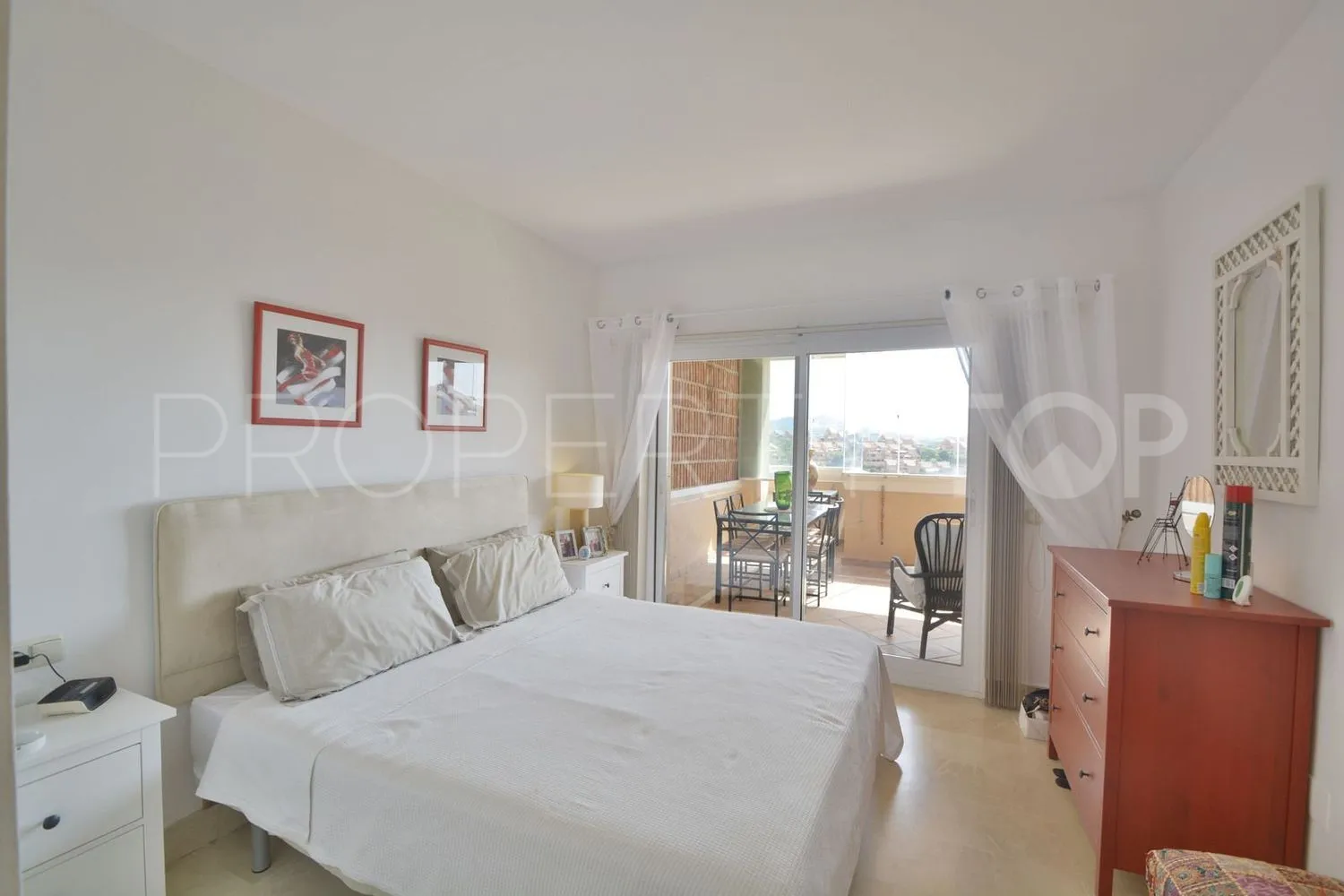 Flat for sale in Hacienda Elviria