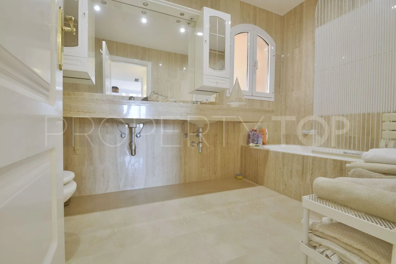 Flat for sale in Hacienda Elviria