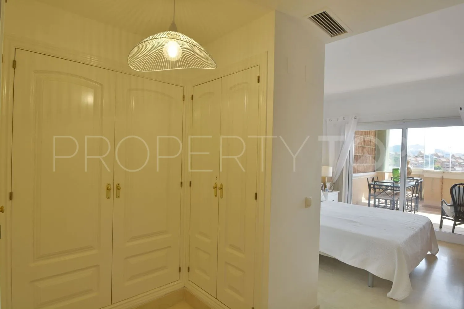 Flat for sale in Hacienda Elviria