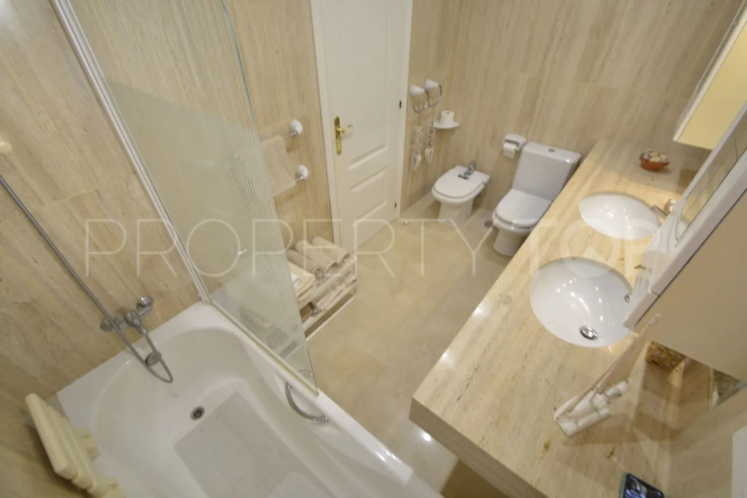 Flat for sale in Hacienda Elviria