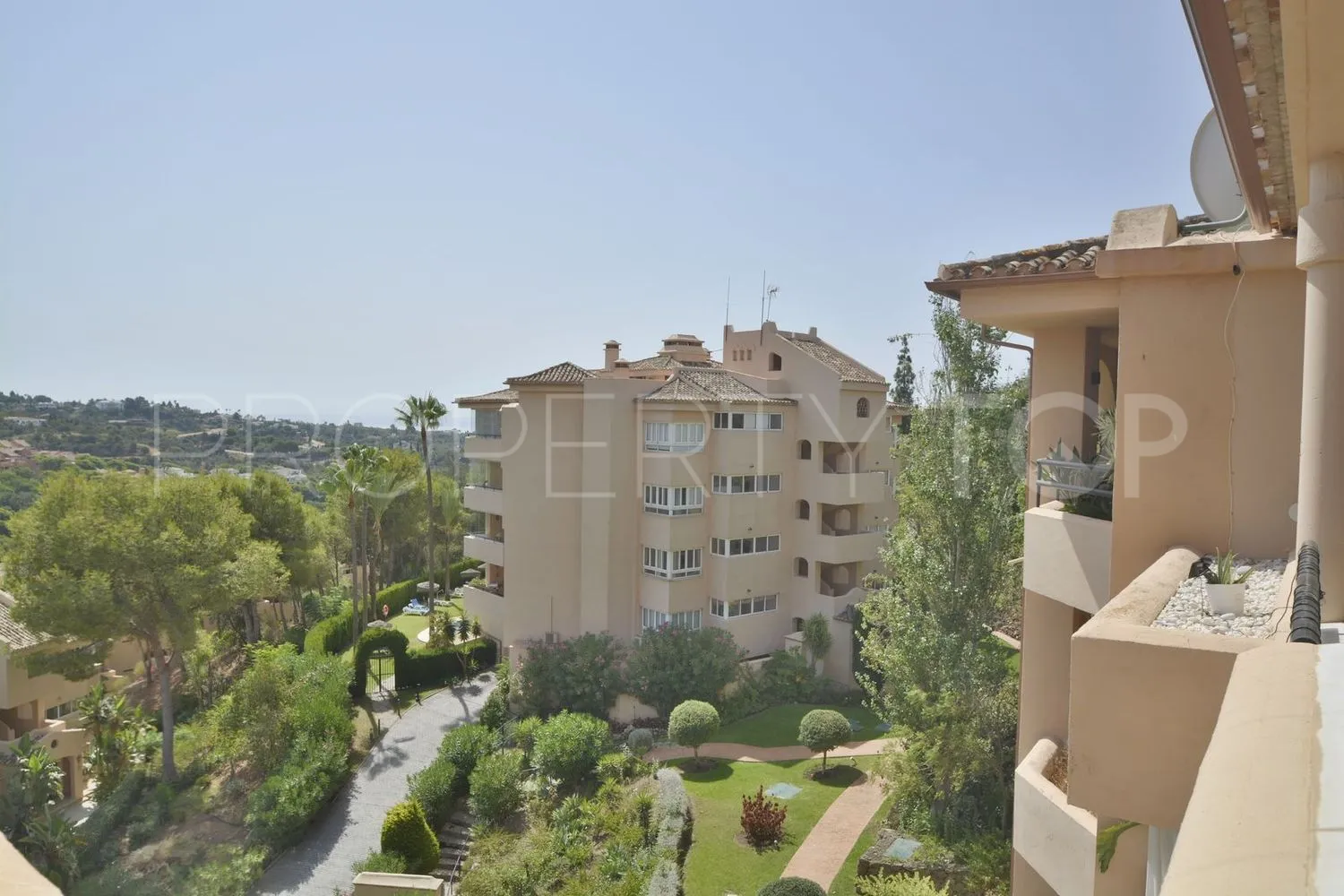 Flat for sale in Hacienda Elviria