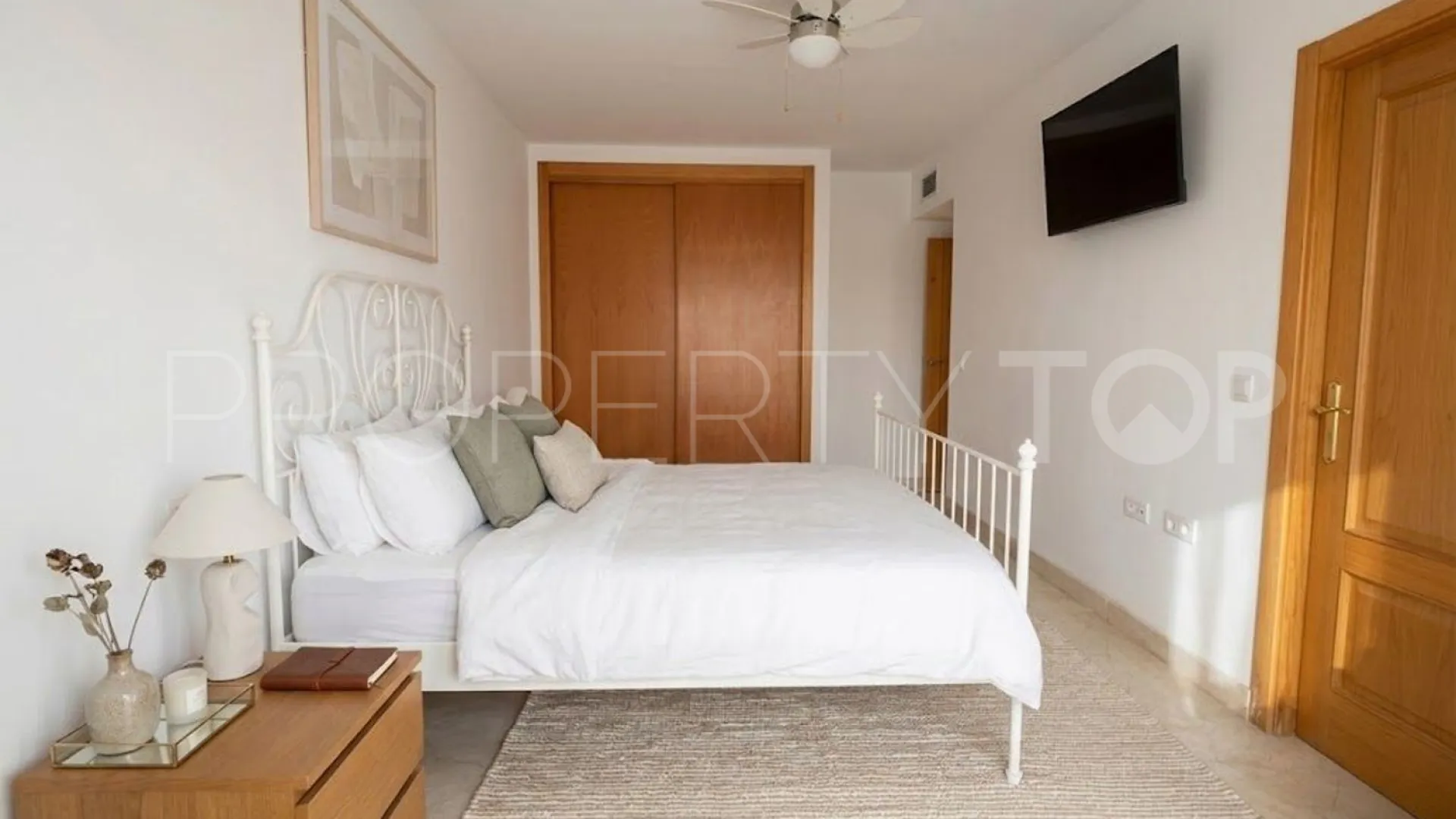 Se vende Ático de 2 dormitorios en Riviera del Sol