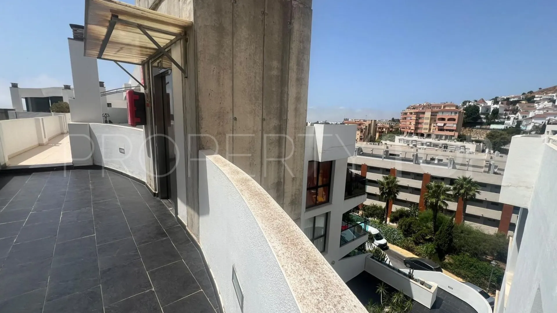 Se vende Ático de 2 dormitorios en Riviera del Sol