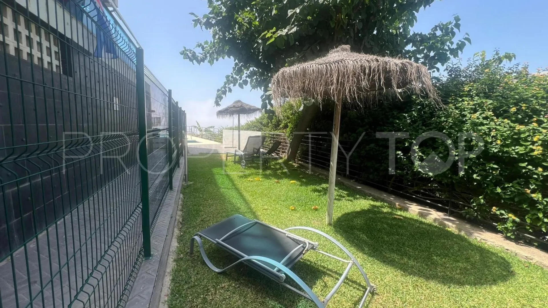 Se vende Ático de 2 dormitorios en Riviera del Sol