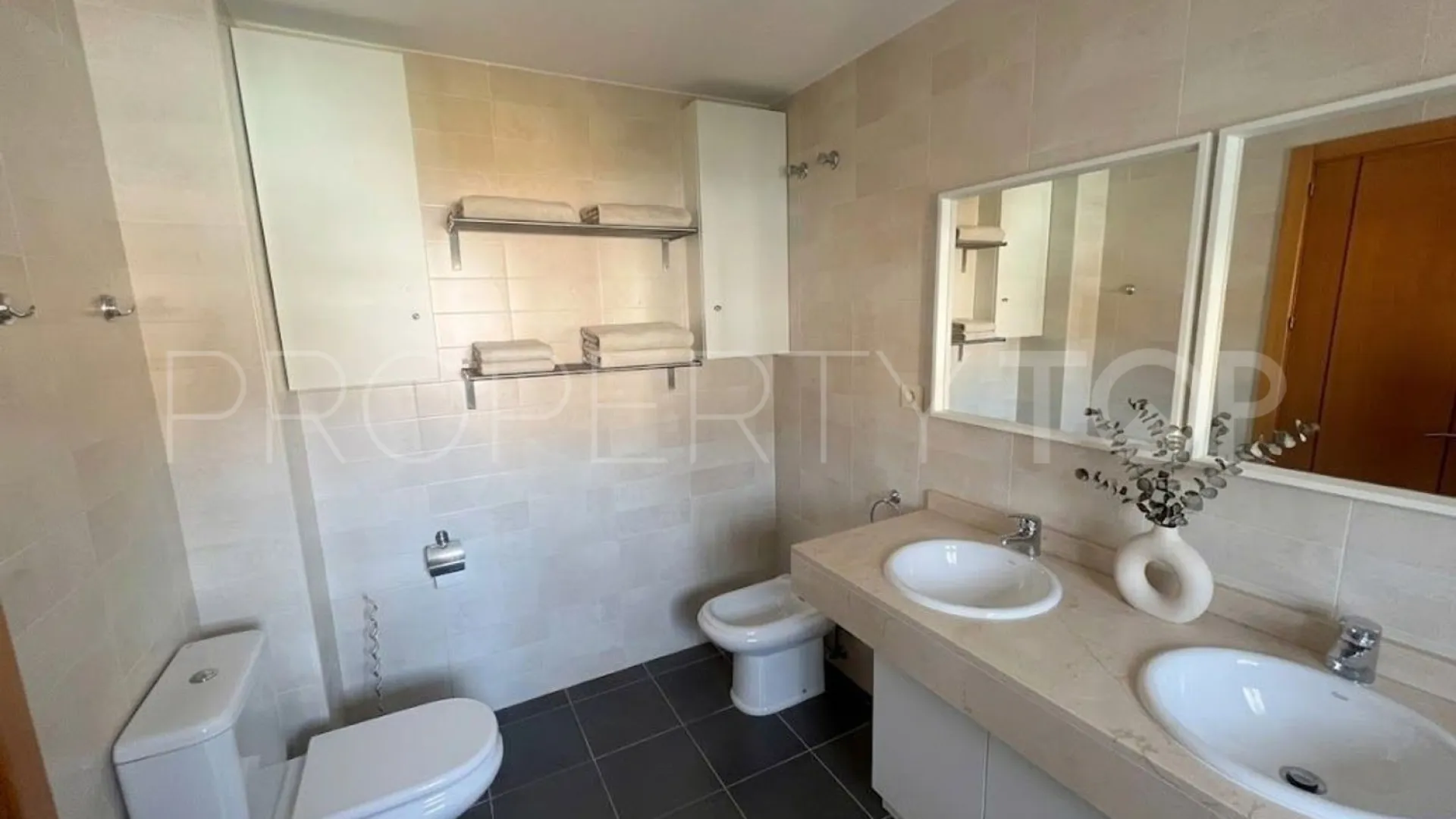 Se vende Ático de 2 dormitorios en Riviera del Sol