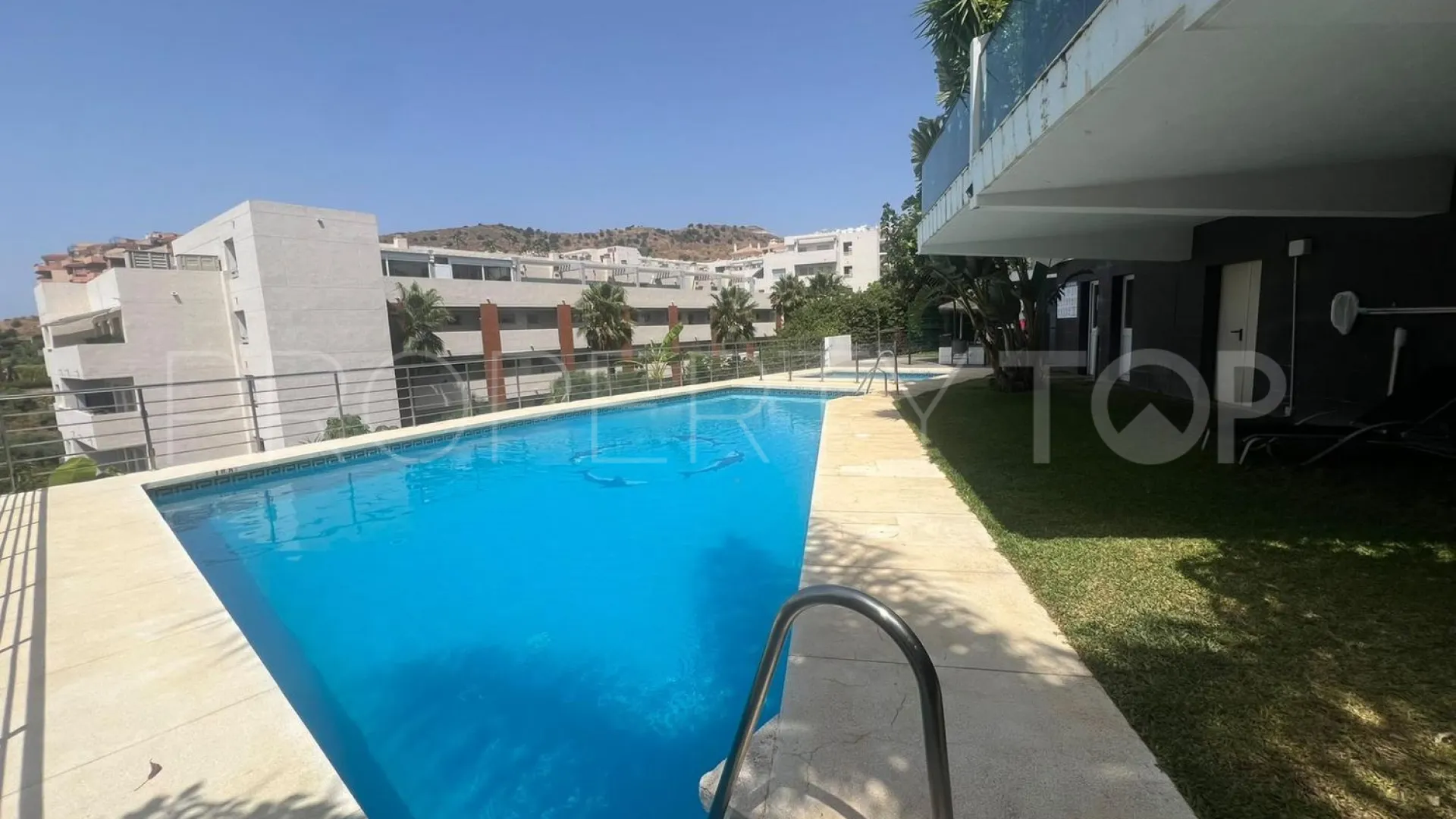 Se vende Ático de 2 dormitorios en Riviera del Sol