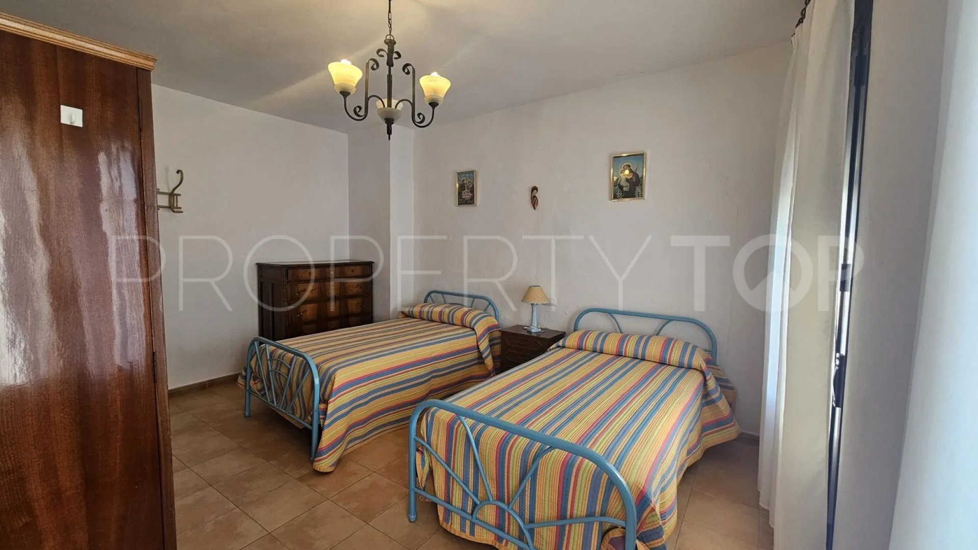 Serrato, casa con 4 dormitorios en venta