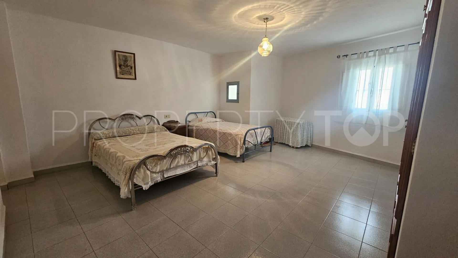 Serrato, casa con 4 dormitorios en venta