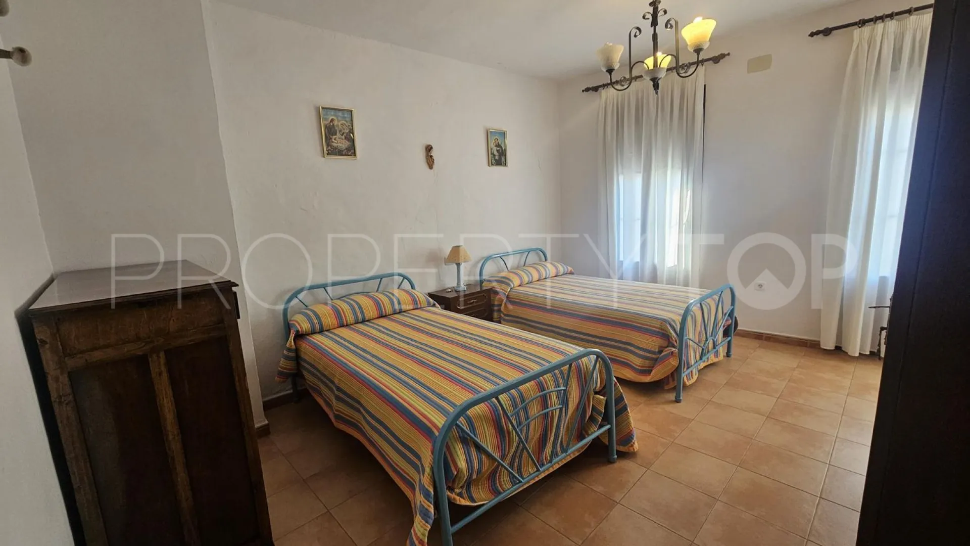 Serrato, casa con 4 dormitorios en venta