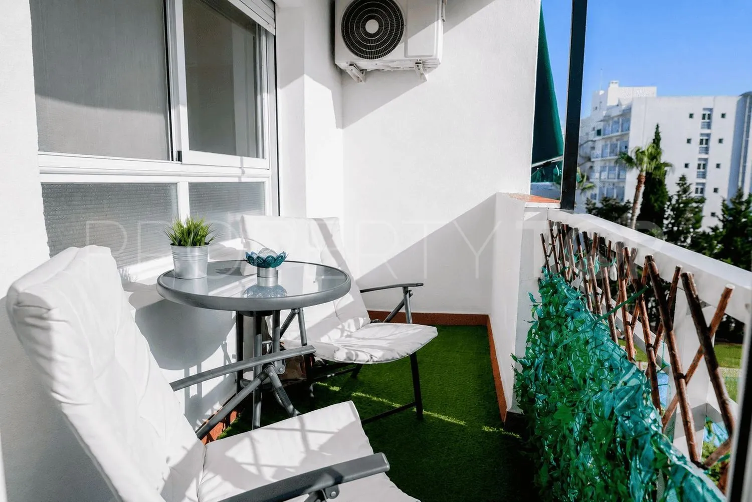 For sale flat in Puerto Marina with 2 bedrooms