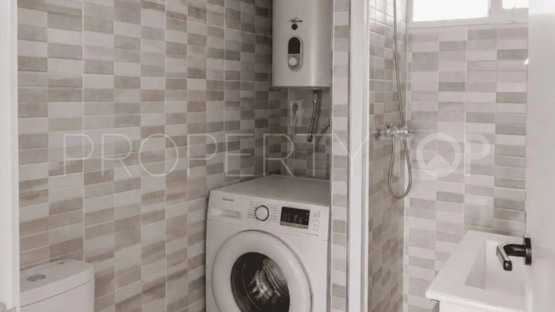 For sale flat in Puerto Marina with 2 bedrooms