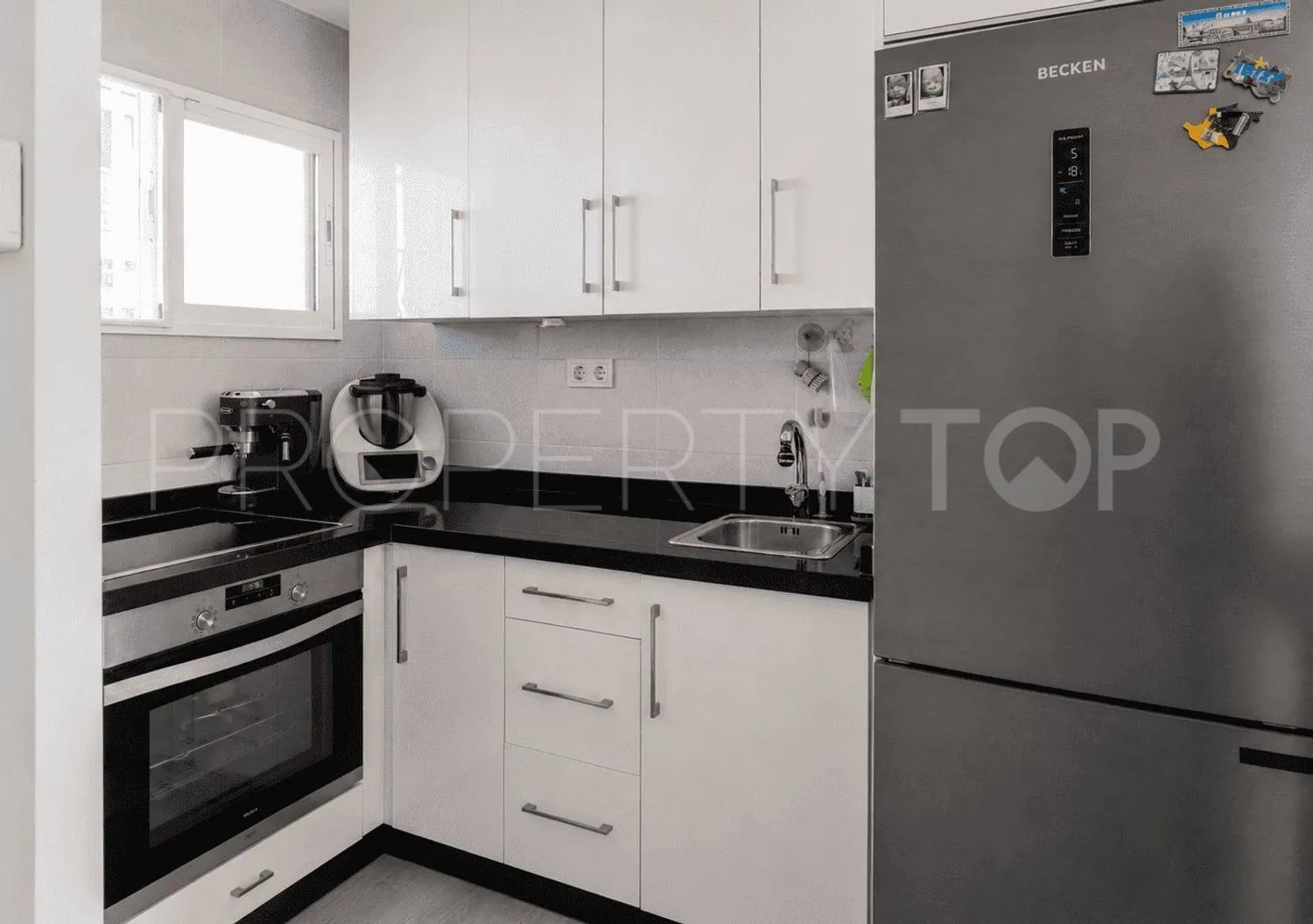 For sale flat in Puerto Marina with 2 bedrooms
