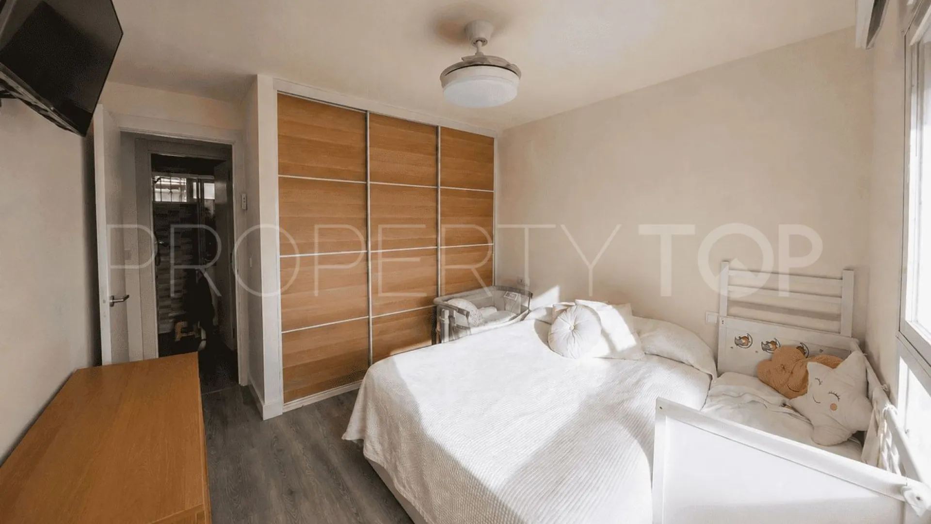 For sale flat in Puerto Marina with 2 bedrooms