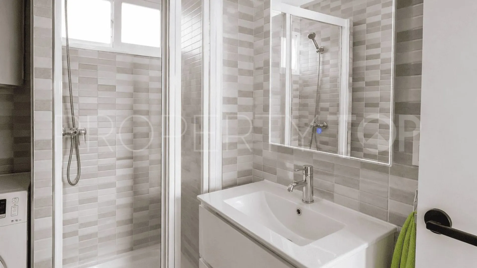 For sale flat in Puerto Marina with 2 bedrooms