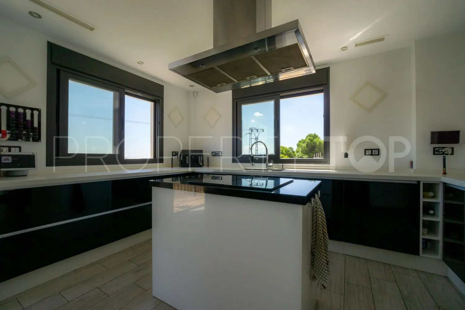3 bedrooms house in Casarabonela for sale