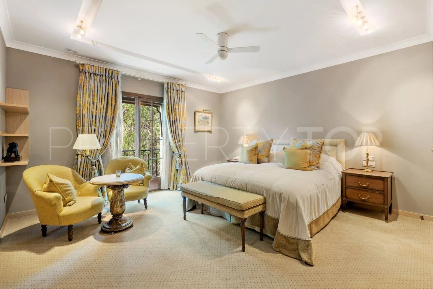 Comprar casa de 9 dormitorios en Ojen