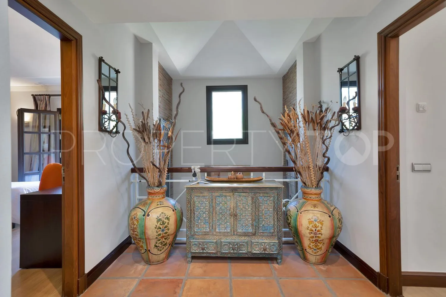 Casa en venta en Las Lomas del Marbella Club con 5 dormitorios