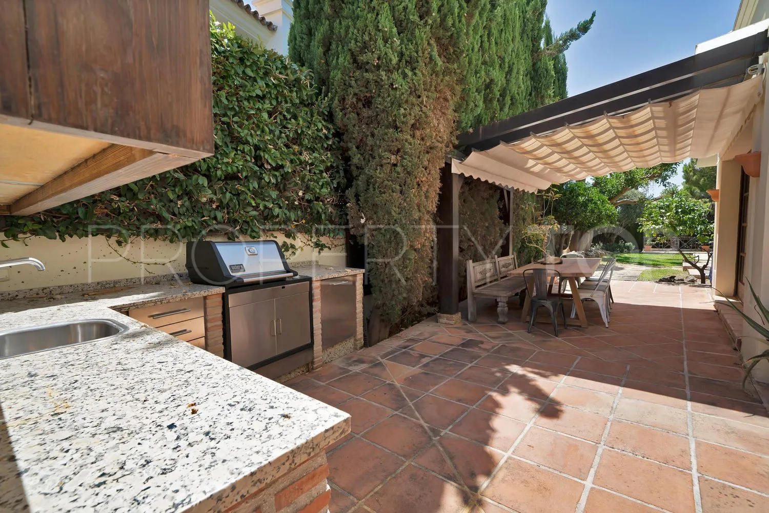 Casa en venta en Las Lomas del Marbella Club con 5 dormitorios