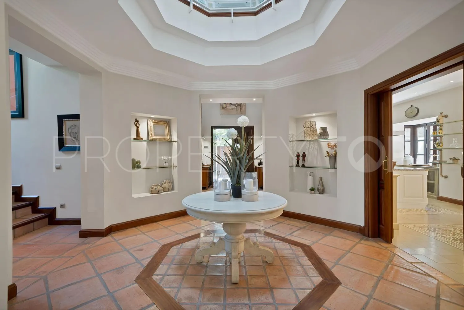 Casa en venta en Las Lomas del Marbella Club con 5 dormitorios