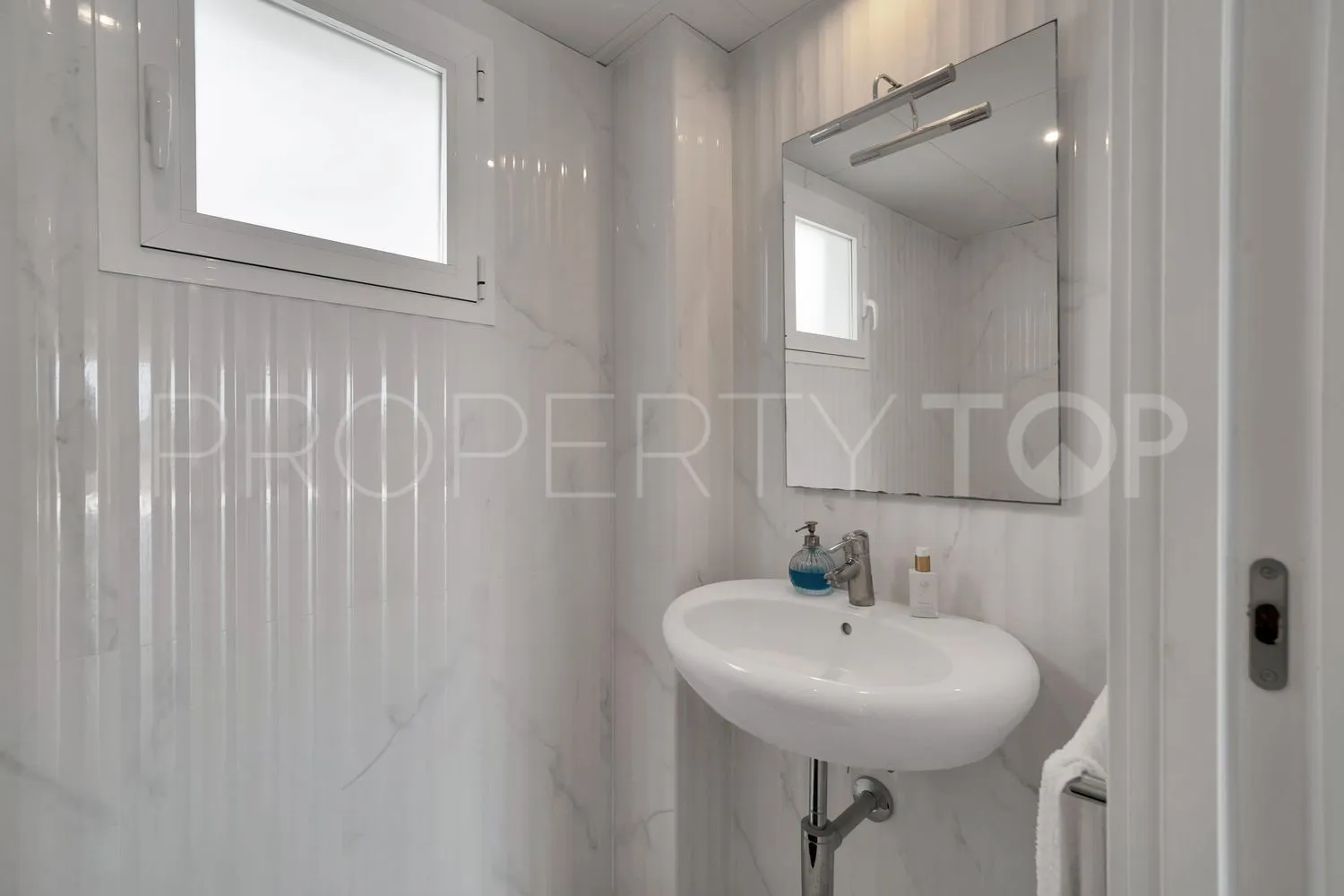 Casa a la venta en Benalmadena con 3 dormitorios