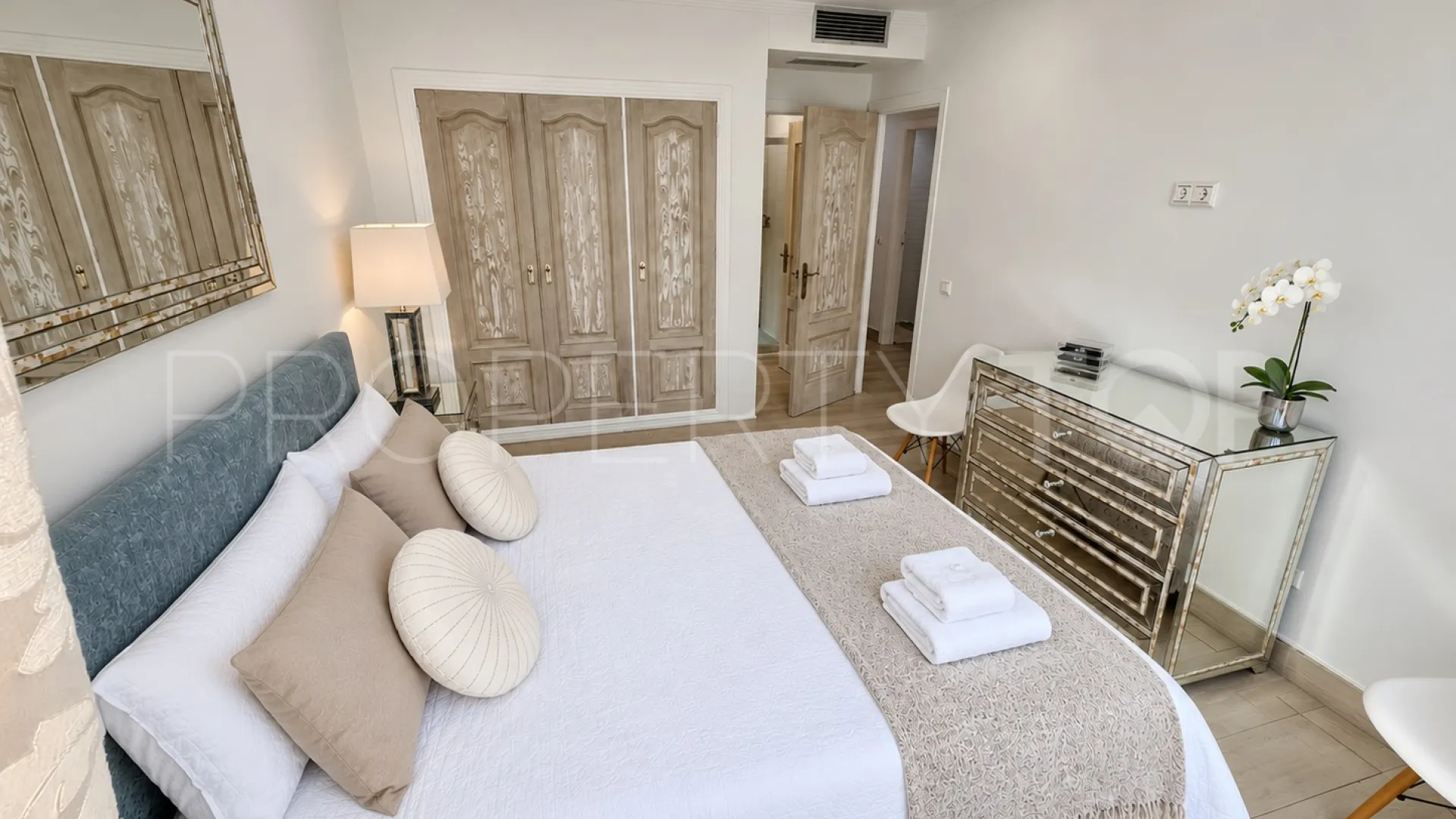 For sale Los Pinos de Aloha ground floor apartment