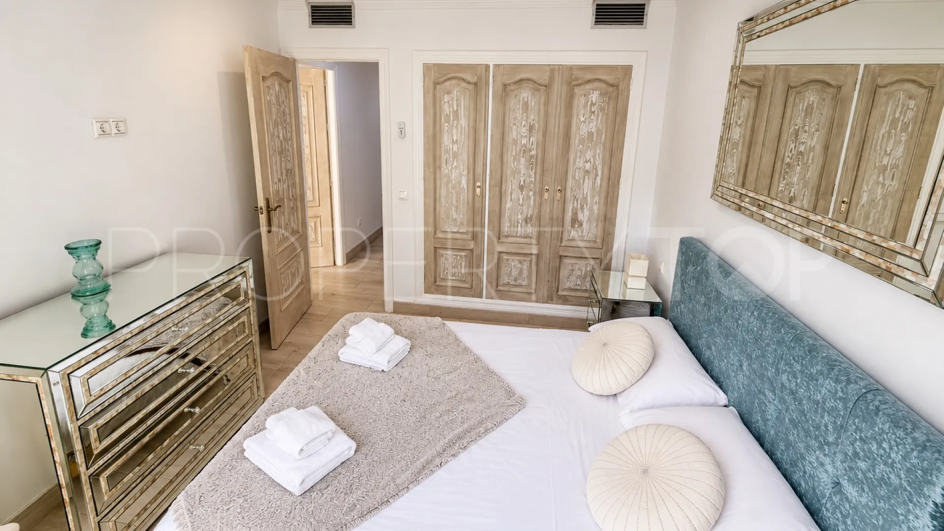 For sale Los Pinos de Aloha ground floor apartment